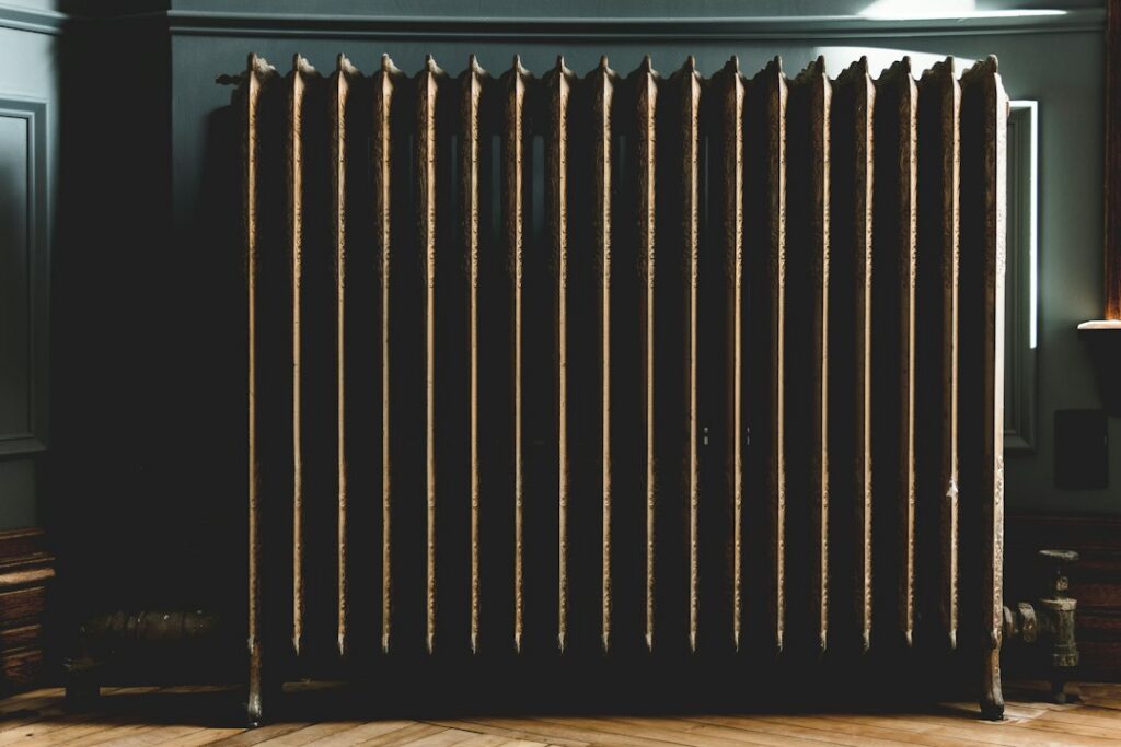 photo of gray oil heater l4msgx319ce.jpeg